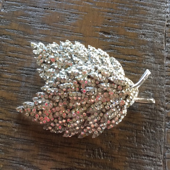 New Large Rhinestone leaf brooch - Picture 2 of 4